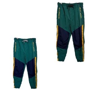 AE Windbreaker Joggers